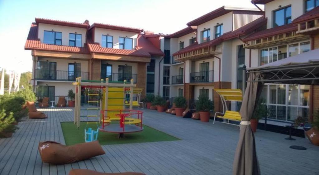 Grey Red Apartments Паланга Екстериор снимка